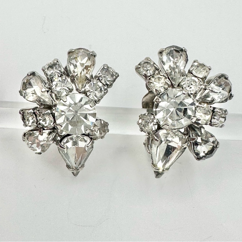 ASTRA Vintage Clear Rhinestone Clip On Earrings - Picture 5 of 6